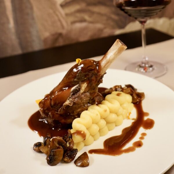 Souris d’agneau sauce au Barolo